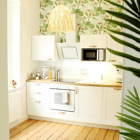 Secret Hideaways Tropical Feeling Mit 2 Schlafzimmer Nahe L Messe L Flughafen L Hbf Apartment Duisburg