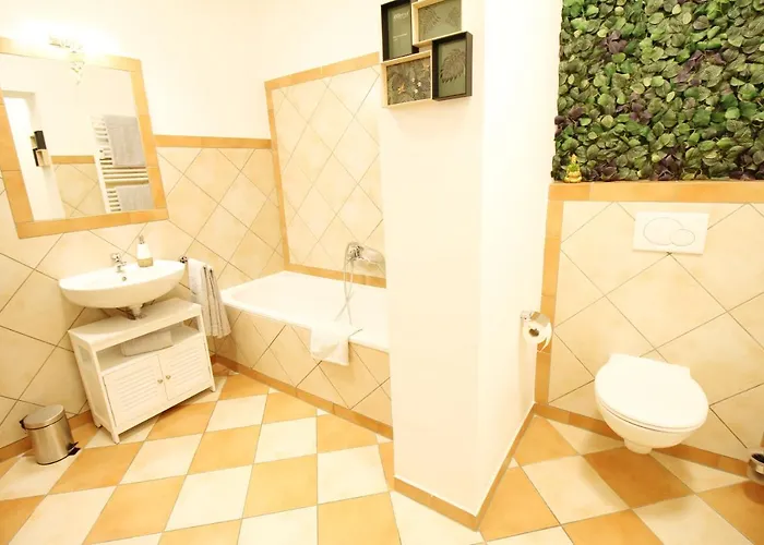 Apartment Secret Hideaways Tropical Feeling Mit 2 Schlafzimmer Nahe L Messe L Flughafen L Hbf *